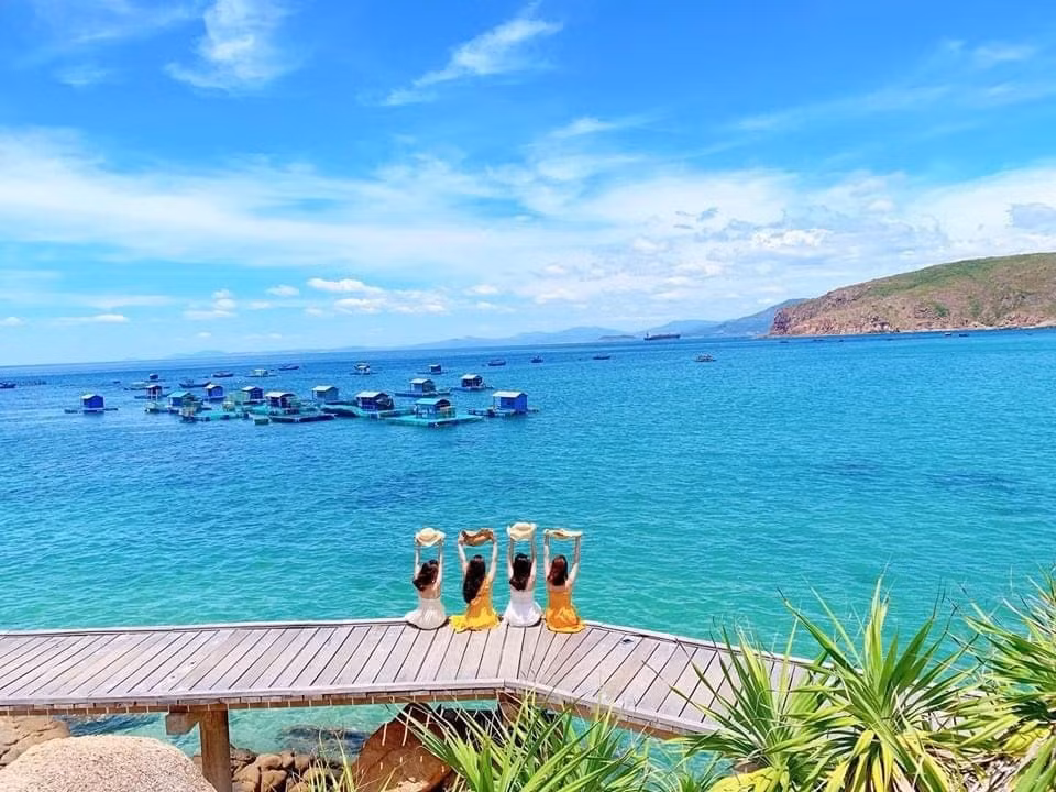 binh dinh khai thac du lich bang suc hut tu bien xanh nang vang hinh 3