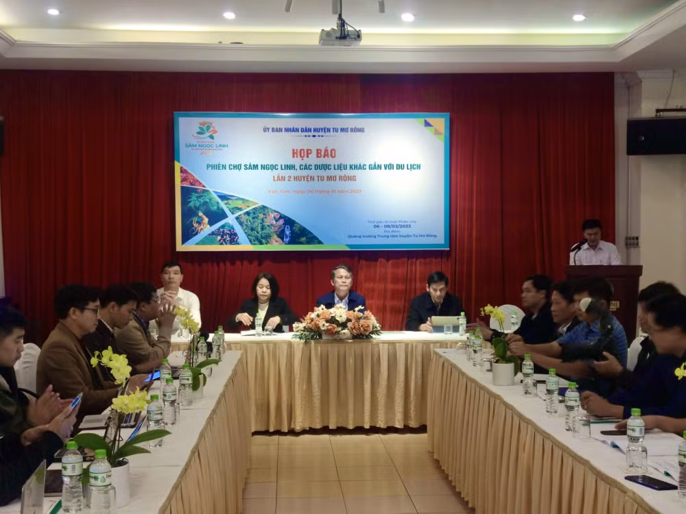 kon tum thu phu sam ngoc linh to chuc phien cho sam lan thu 2 hinh 1
