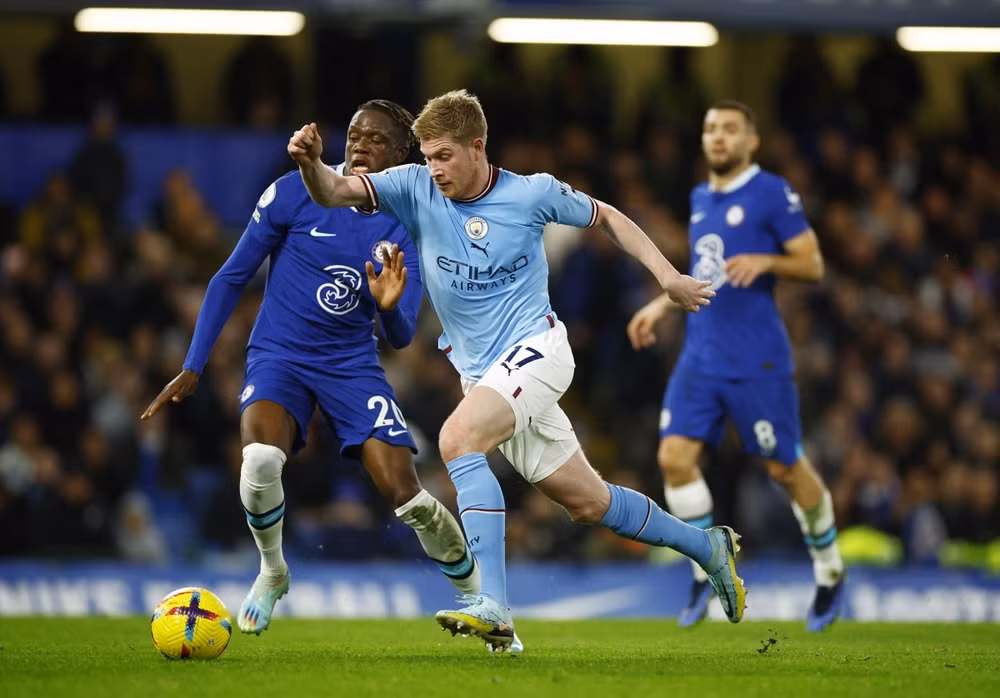 danh bai chelsea man city tiep tuc dua vo dich ngoai hang anh 2022 23 cung arsenal hinh 2