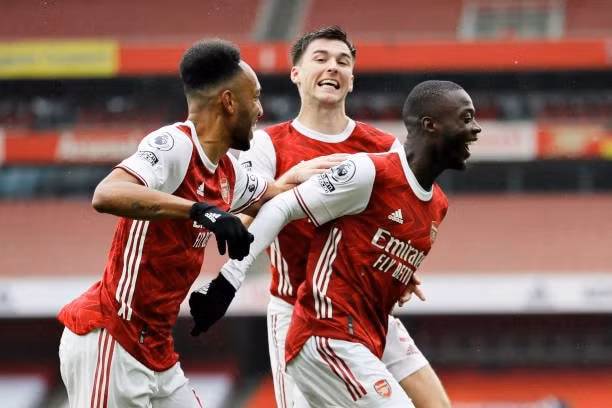 Bộ đôi Saka và Pepe đã mang về 2 bàn thắng cho Arsenal từ đầu hiệp hai. Ảnh: internet.