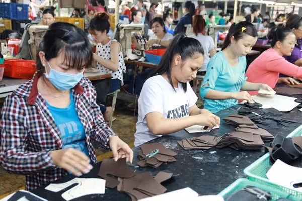 Theo Tổng Liên đoàn Lao động Việt Nam, việc tiếp tục bảo đảm nguồn kinh phí công đoàn trong Luật Công đoàn là cần thiết. Ảnh minh họa