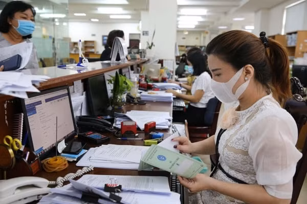 Năm 2021, biên chế trong các cơ quan, tổ chức hành chính thuộc cơ quan của HĐND, UBND cấp tỉnh, cấp huyện là 140.508 người. Ảnh minh họa
