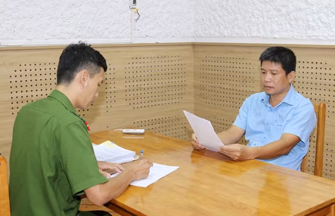Hoàng Thanh Hà bị khởi tố về tội “Giao cho người không đủ điều kiện điều khiển phương tiện tham gia giao thông đường bộ”. Ảnh CA