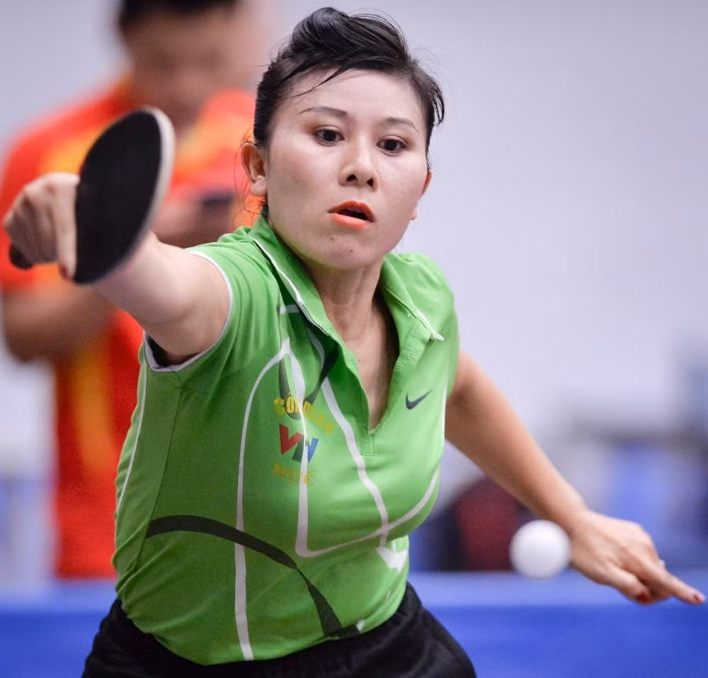 Nhà báo Hương Giang đến từ VTV luôn thu hút lượng người cổ vũ đông đảo mỗi khi chị thi đấu.