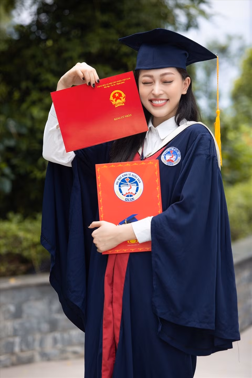 Sau khi tốt nghiệp đại học, Á hậu Phương Nga muốn theo đuổi công việc MC/ BTV tương lai. Ảnh: internet.