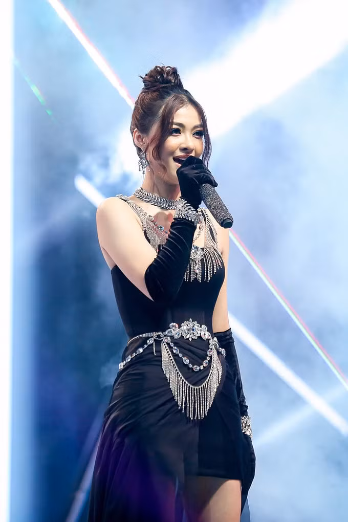 kiểu loan1
