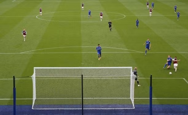 Fornals đã giúp West Ham nhân đôi cách biệt qua pha dứt điểm vào góc hẹp. Ảnh: internet.
