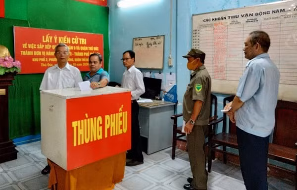Cử tri quận Thủ Đức bỏ phiếu về đề án thành lập thành phố Thủ Đức