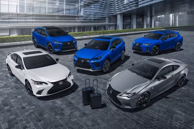 Lexus phiên bản UX Black Line 2021 Limited Edition 2021. Ảnh: TL
