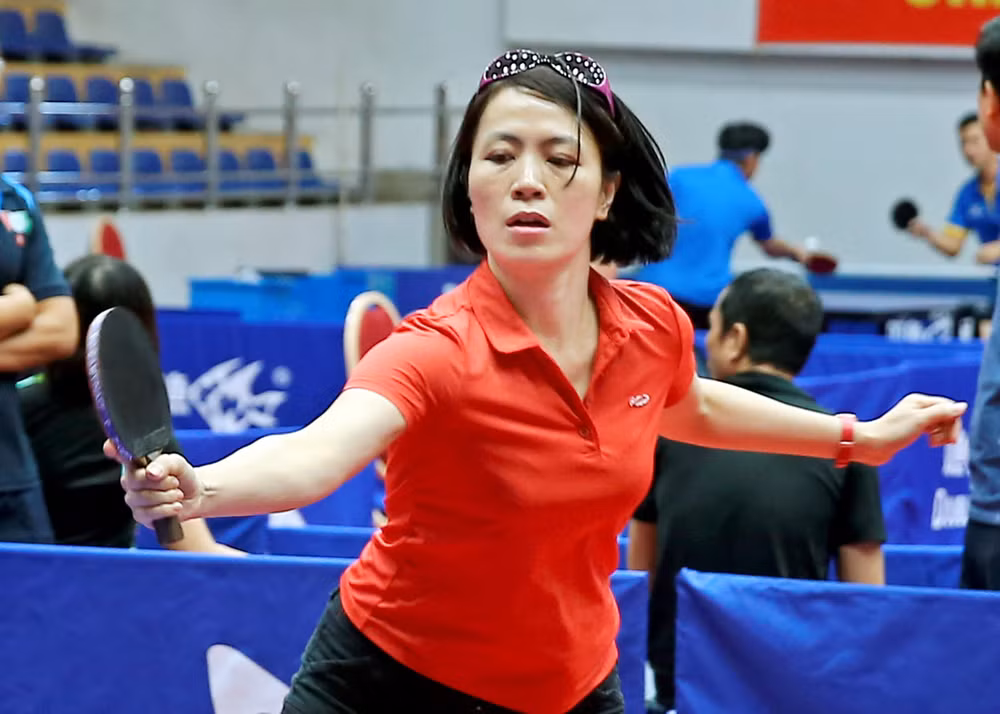 Nhiều VĐV nữ cũng tích cực tham gia ở các nội dung và cũng thể hiện được nhiều đường bóng đẹp mắt.