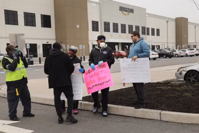 Hơn 20.000 nhân viên Amazon nhiễm COVID-19. Ảnh: internet.