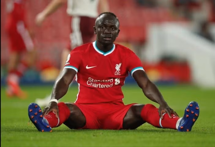 Ngôi sao Sadio Mane dương tính COVID1-19 nên không thể có mặt ở trận đối đầu Aston Villa tại vòng 4 giải Ngoại hạng Anh vào Chủ nhật. Ảnh: internet.