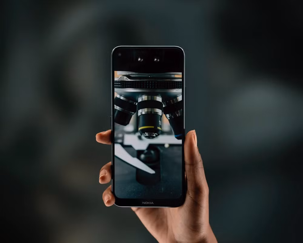 Điện thoại Nokia 8.3. Ảnh: gizmochina