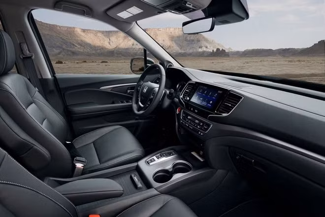 Khoang lái Honda Ridgeline 2021. Ảnh: Carscoops