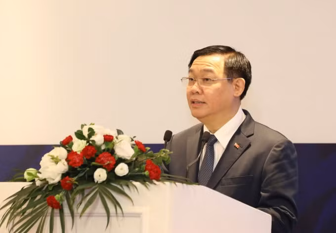 Bí thư Thành ủy Hà Nội Vương Đình Huệ phát biểu khai mạc tọa đàm