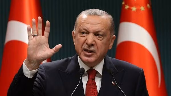 Tổng thống Thổ Nhĩ Kỳ Tayyip Erdogan phản đối đòi hỏi của Pháp, Nga và Mỹ về việc ngừng bắn tại Nagorno-Karabakh - Ảnh: Reuters