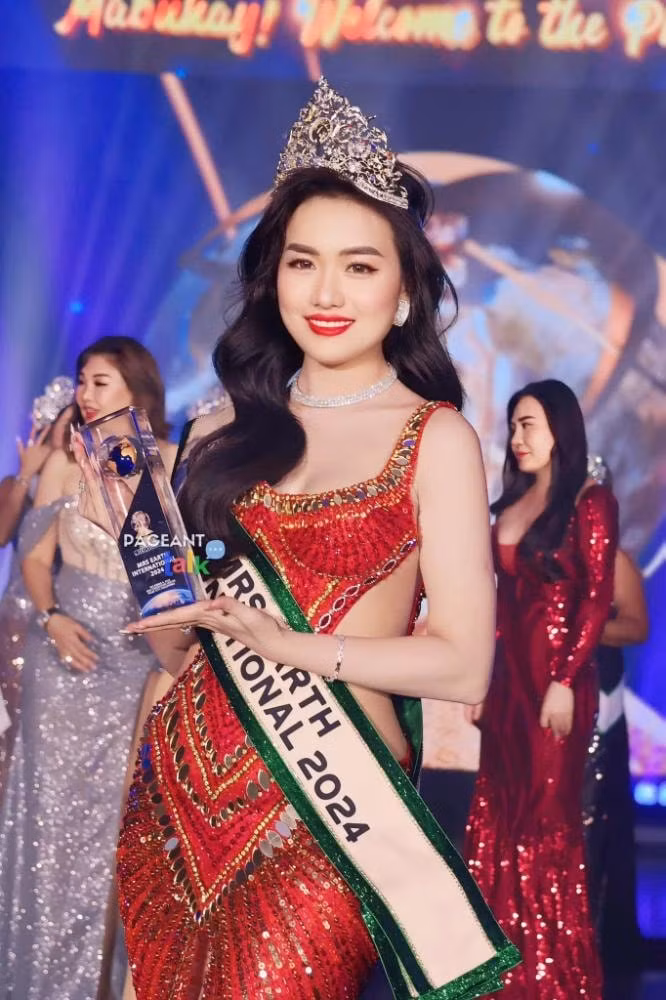 vu thi hoa chien binh am tham dang quang mrs earth international 2024 hinh 17