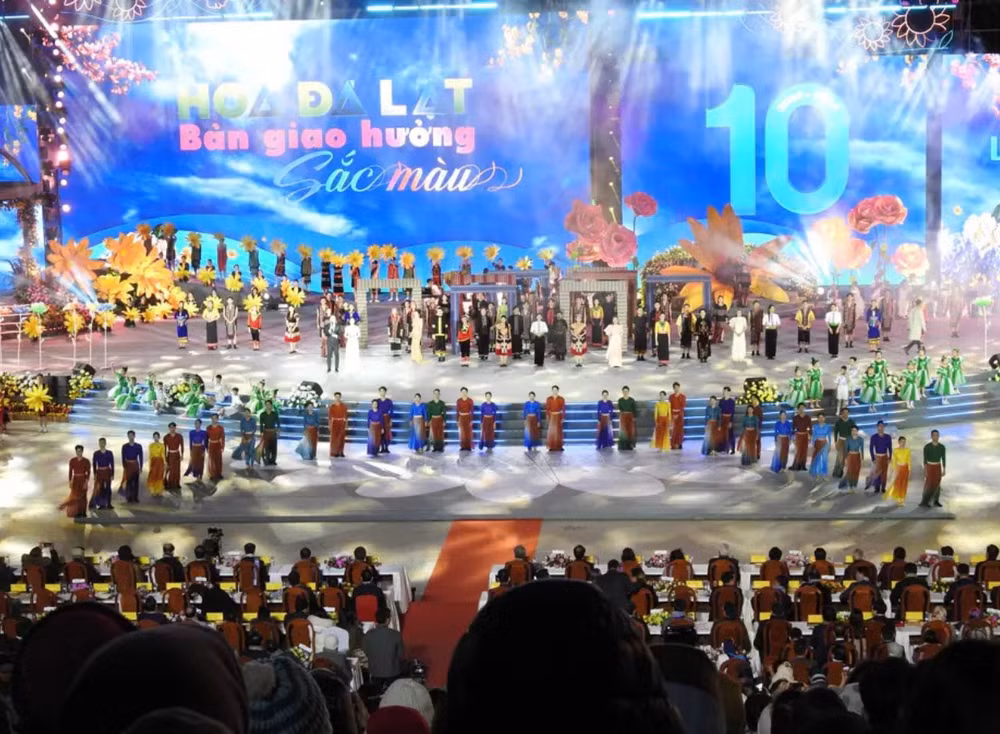 tap doan xang dau viet nam dong hanh cung festival hoa da lat lan thu x nam 2024 hinh 2