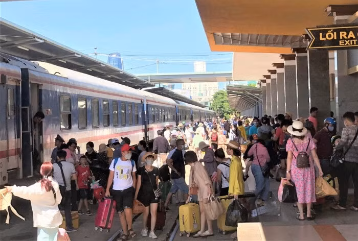 duong sat mo ban ve tau thang tuyen ha noi hai phong phuc vu hanh khach hinh 1