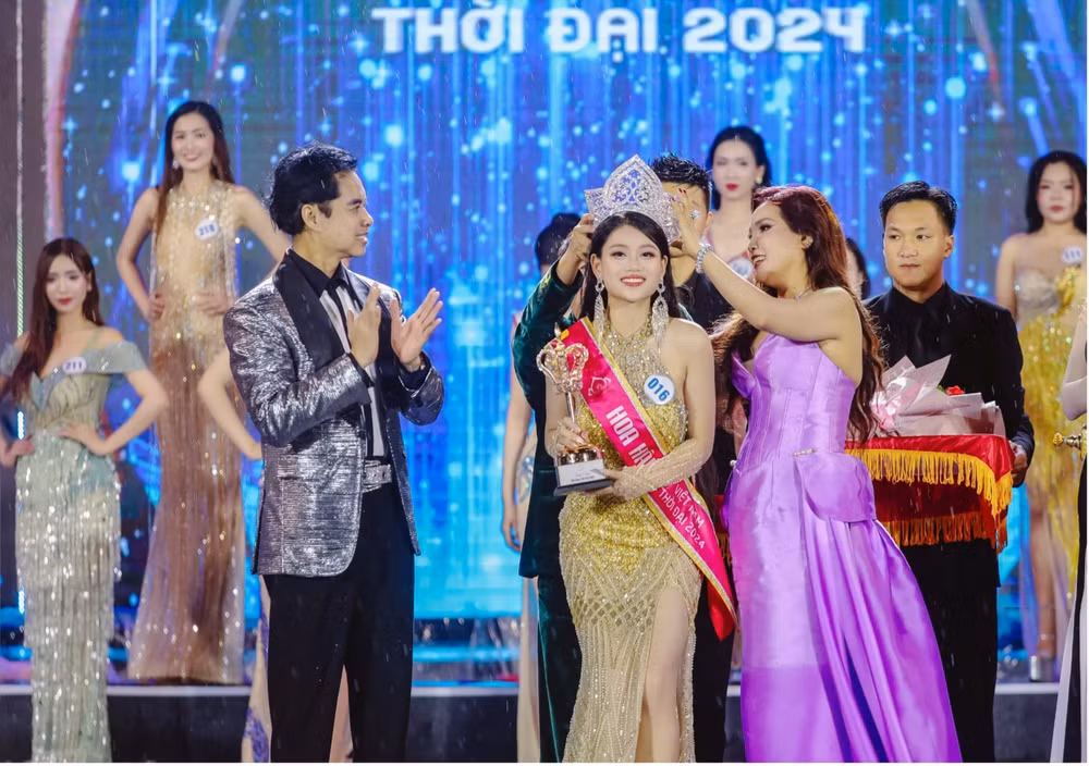 co gai vung dat lua quang tri dang quang hoa hau viet nam thoi dai miss vietnam era 2024 o tuoi 20 hinh 3
