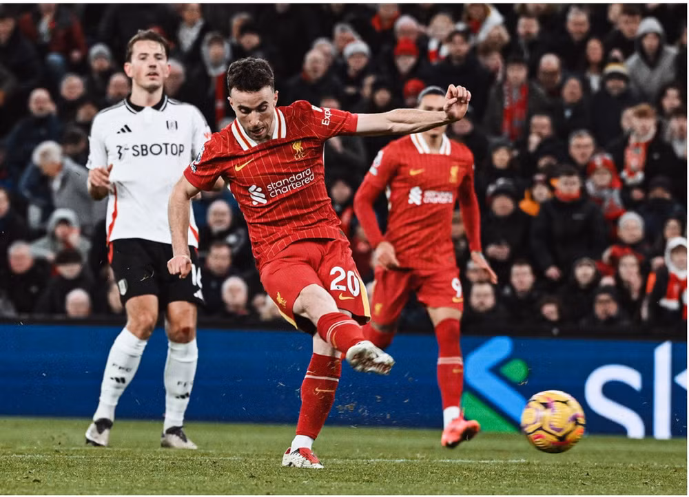 liverpool chia diem dang tiec voi fulham o vong 16 ngoai hang anh hinh 1