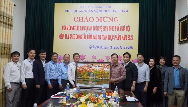ha noi kiem tra cheo cong tac bao dam an toan thuc pham tai quang binh hinh 1