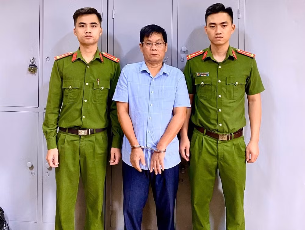 nghe an lien tiep bat giu 3 doi tuong truy na sau hang chuc nam lan tron hinh 1