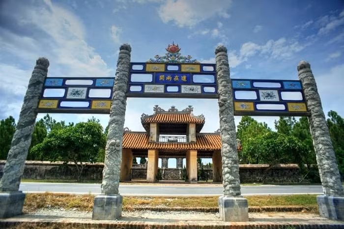 trung tu lon di tich van mieu va quoc tu giam trieu nguyen hinh 1