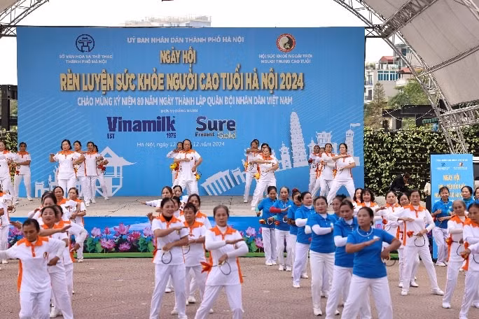 an tuong chuong trinh ngay hoi ren luyen suc khoe nguoi cao tuoi ha noi hinh 1