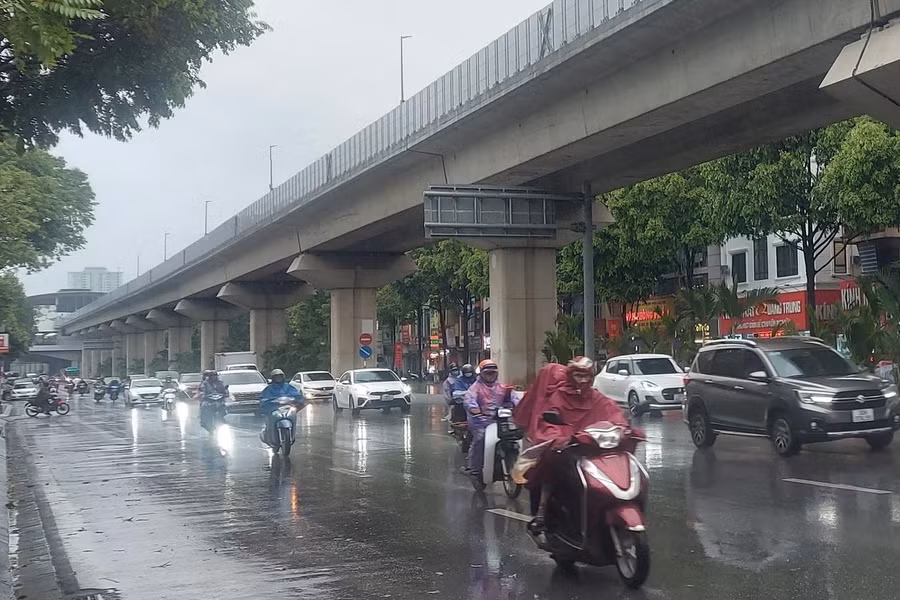 Dự báo thời tiết ngày 4/10: Bắc Bộ chuyển lạnh, Nam Bộ mưa dông