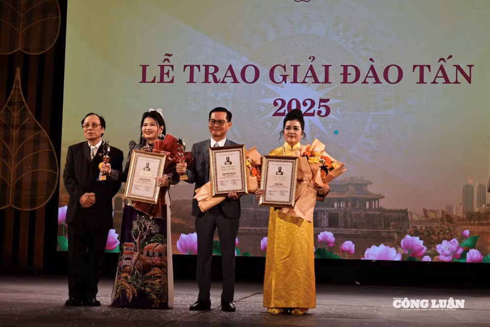 Ảnh màn hình 2025-12-30 lúc 14.05.51