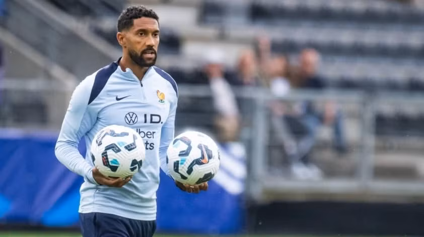 Gael Clichy trở thành tân HLV trưởng SM Caen