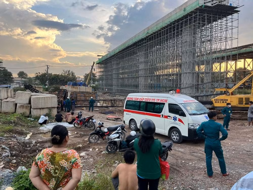 Bên trong công trường, nơi xảy ra tai nạn. Ảnh: Đông Hoàng