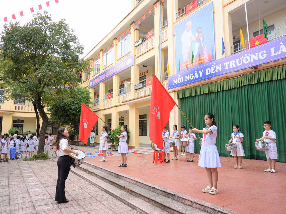 Mùa tựu trường không chỉ đánh dấu thời điểm học sinh trở lại lớp sau kỳ nghỉ hè dài ngày, mà còn là lúc nhiều dịch bệnh truyền nhiễm có nguy cơ bùng phát mạnh.