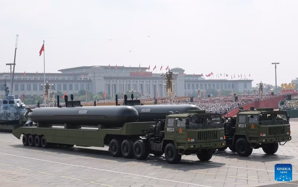 Đội hình tác chiến không người lái trên biển tham gia cuộc diễu hành. Ảnh: Tân Hoa Xã