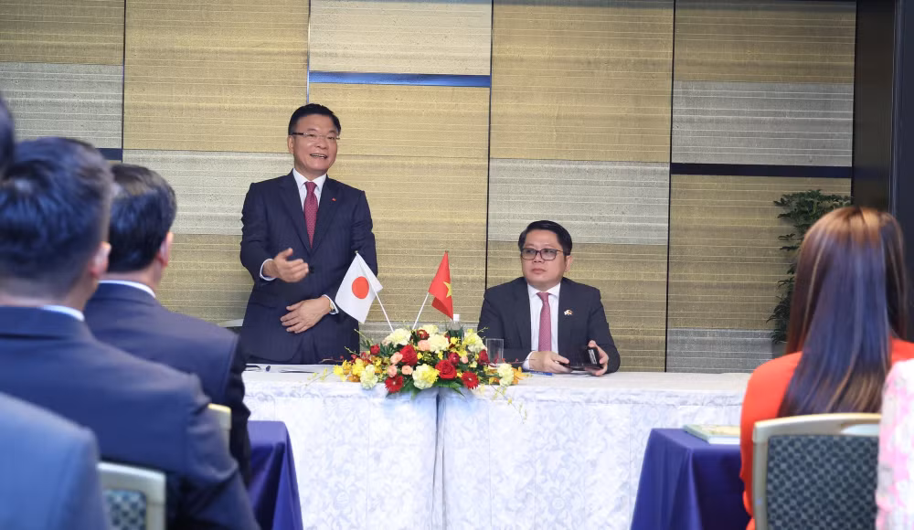 Phó Thủ tướng Lê Thành Long gặp mặt Cộng đồng người Việt Nam tại Kansai- Ảnh 4.