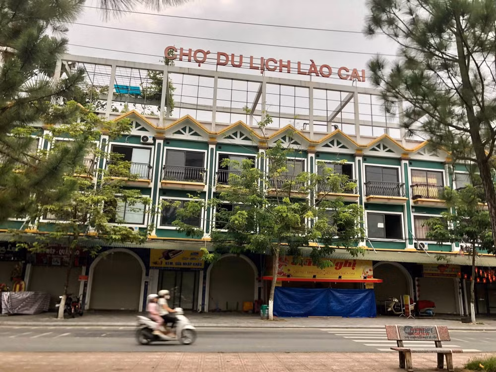 chợ du lịch Lào Cai