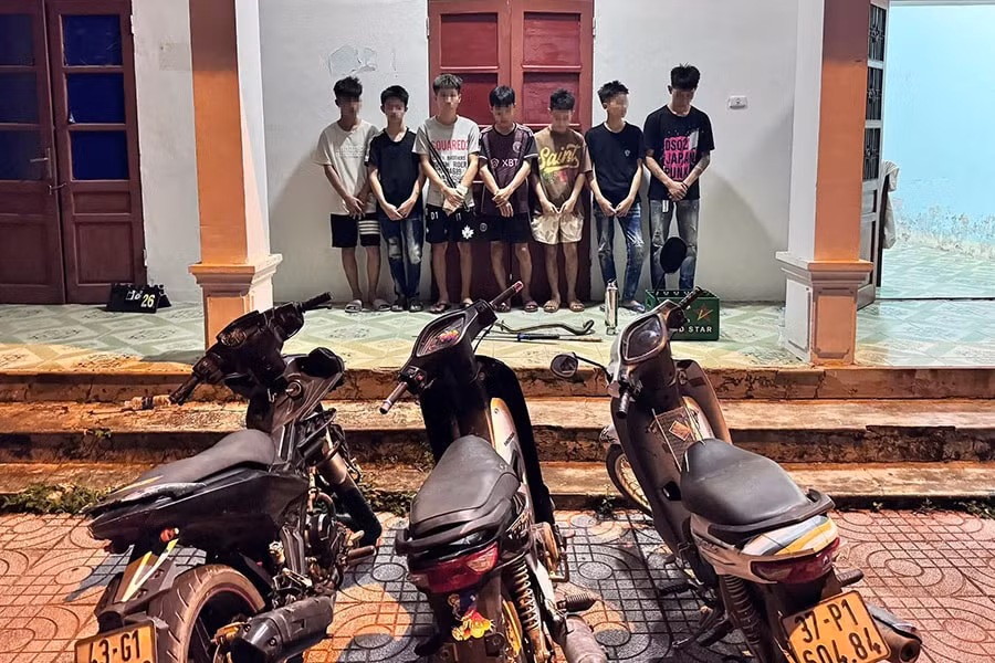 Các đối tượng gây rối trật tự công cộng tại cơ quan Công an