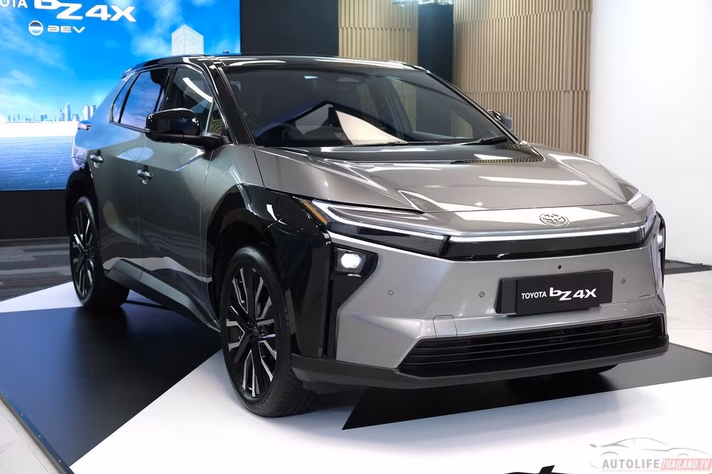 Toyota bZ4X có mức giá bán lẻ dự kiến 1,2 tỷ đồng tại Thái Lan.