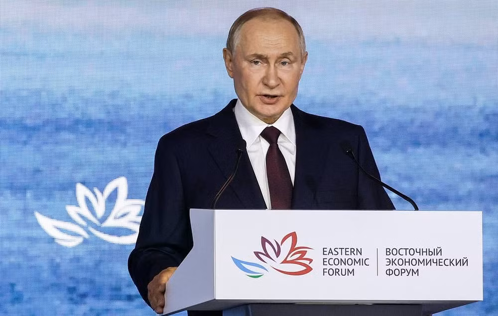 Tổng thống Nga Vladimir Putin phát biểu tại phiên họp toàn thể của Diễn đàn Kinh tế Phương Đông ở Vladivostok, Nga, ngày 5/9. Ảnh: TASS