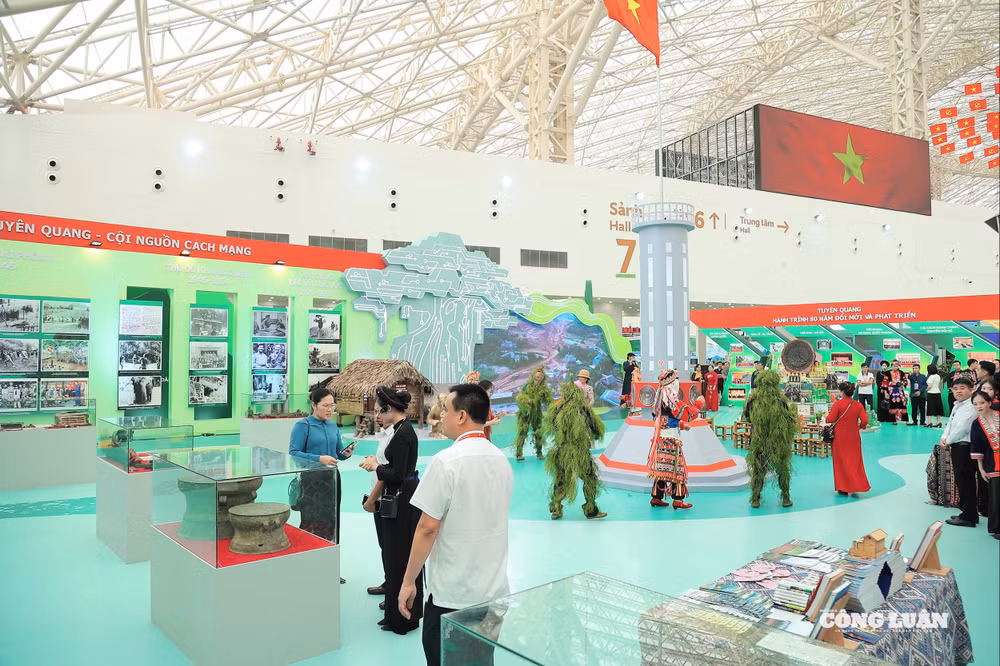 Triển lãm Thành tựu đất nước tại VEC đón hơn 1 triệu lượt khách trong 3 ngày. 