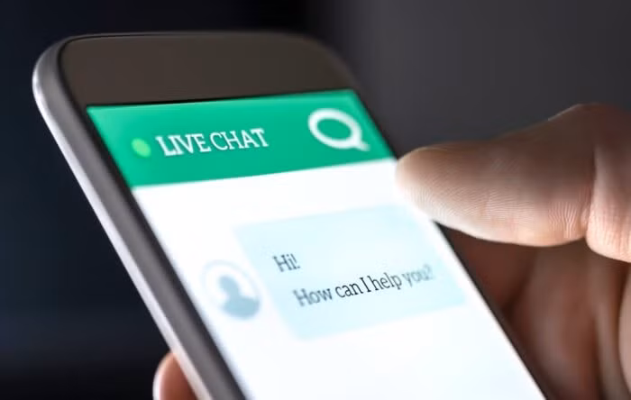 Chatbot trên màn hình điện thoại