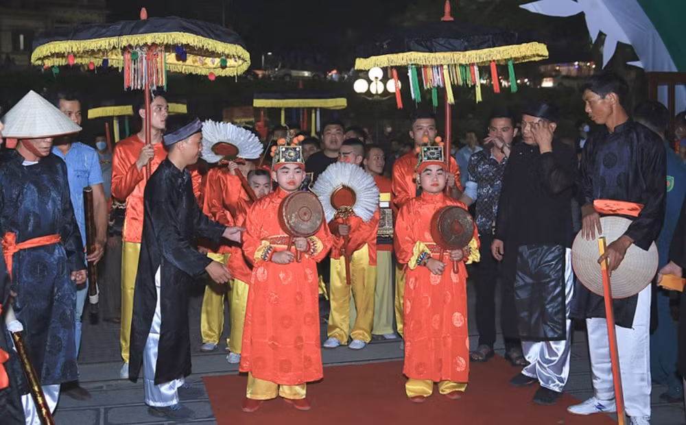khai hoi le hoi giong den phu dong nam 2022 hinh 2