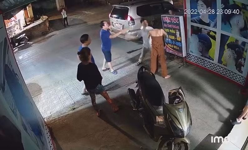 cong an cao bang se nghiem khac xu ly trung ta dang dinh doan ve hanh vi danh phu nu hinh 1