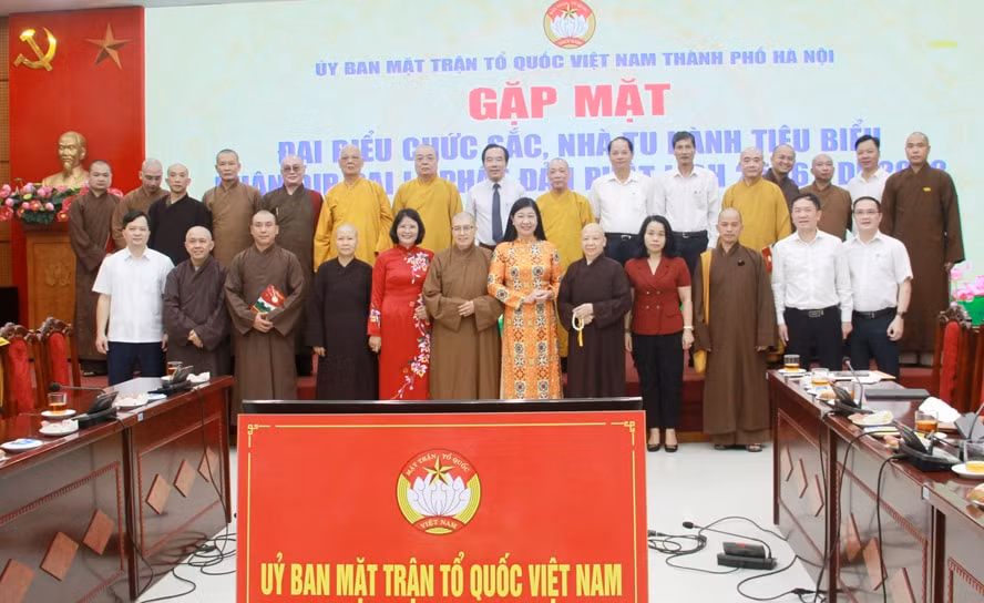 ha noi to chuc gap mat dai bieu chuc sac nha tu hanh tieu bieu nhan dai le phat dan phat lich 2566 hinh 1