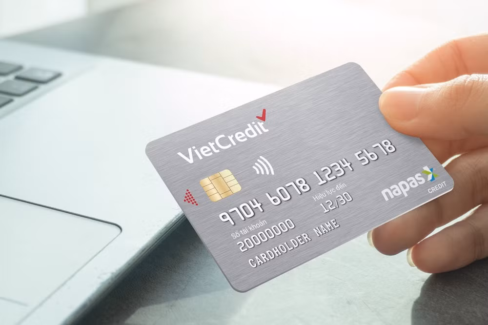 vietcredit ky hop tac voi hitachi va vietnampost trong chuyen tham viet nam cua thu tuong nhat hinh 2