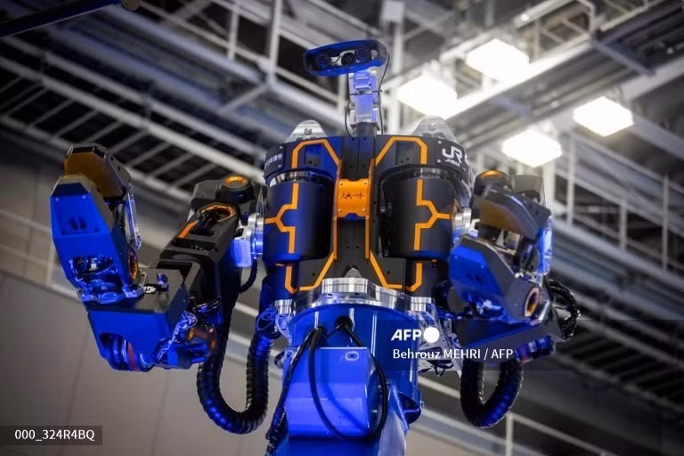 nhat ban thu nghiem su dung robot vao sua chua duong sat hinh 1
