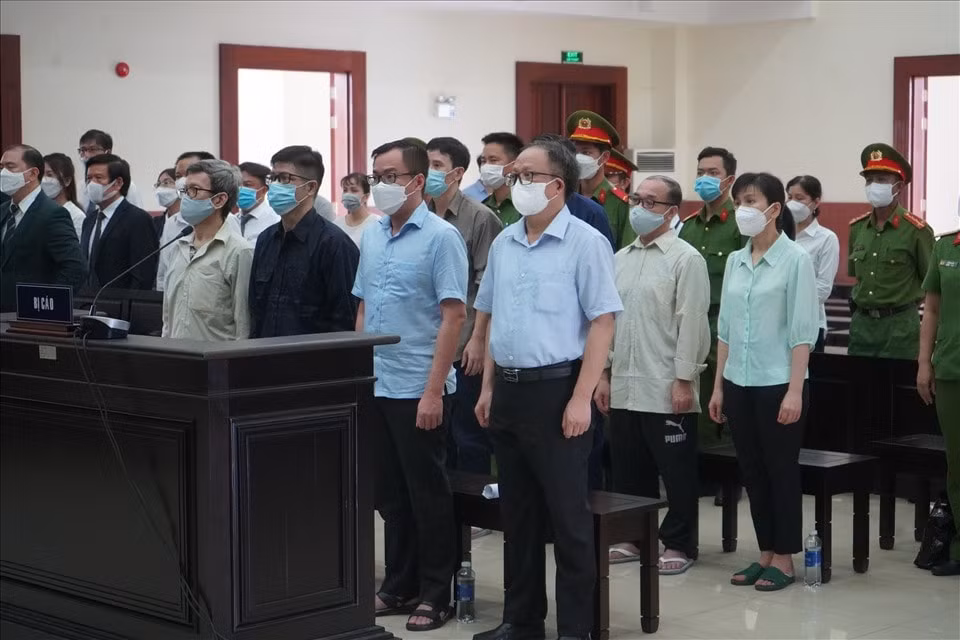 hoan phien toa phuc tham xet xu cuu pho bi thu tp hcm tat thanh cang hinh 1
