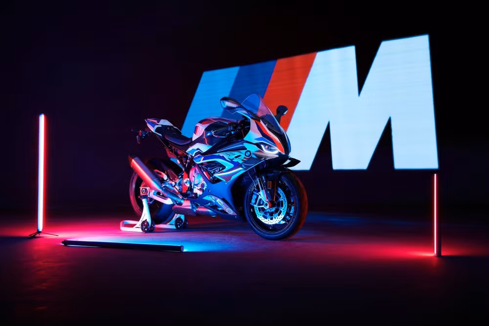 bmw m 1000 rr 2022 phien ban tieu chuan co gia tuong duong o to honda accord hinh 1