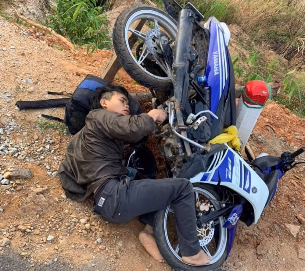 kon tum nam thanh nien bi chan chong dam thung mat xuyen len mang tai hinh 1